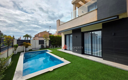 CORNER VILLA FOR SALE LOS ALCÁZARES REF.1671SLA