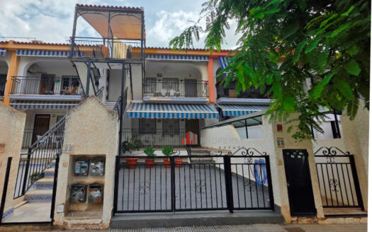 🏡 2 Bedroom First Floor Apartment for Sale in Los Alcázares