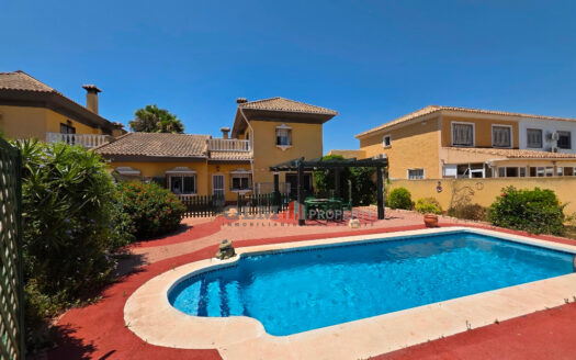 Semi-Detached Villa with Pool for Sale in Las Lomas del Rame, Los Alcázares