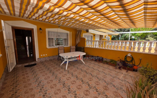 🏡 4 Bedroom Townhouse 200 meters to the Beach for Sale – Los Narejos