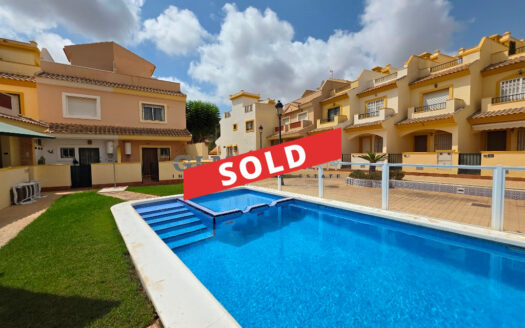 Corner Townhouse for Sale in Dolores de Pacheco with Communal Pool