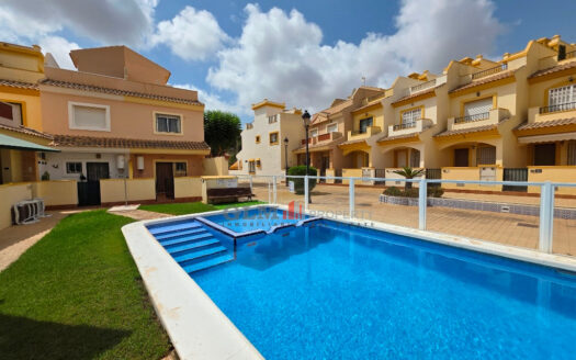 Corner Townhouse for Sale in Dolores de Pacheco with Communal Pool